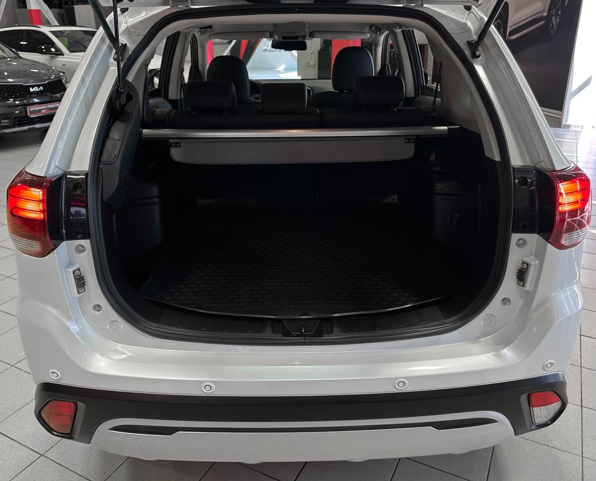 Mitsubishi Outlander - фото 13