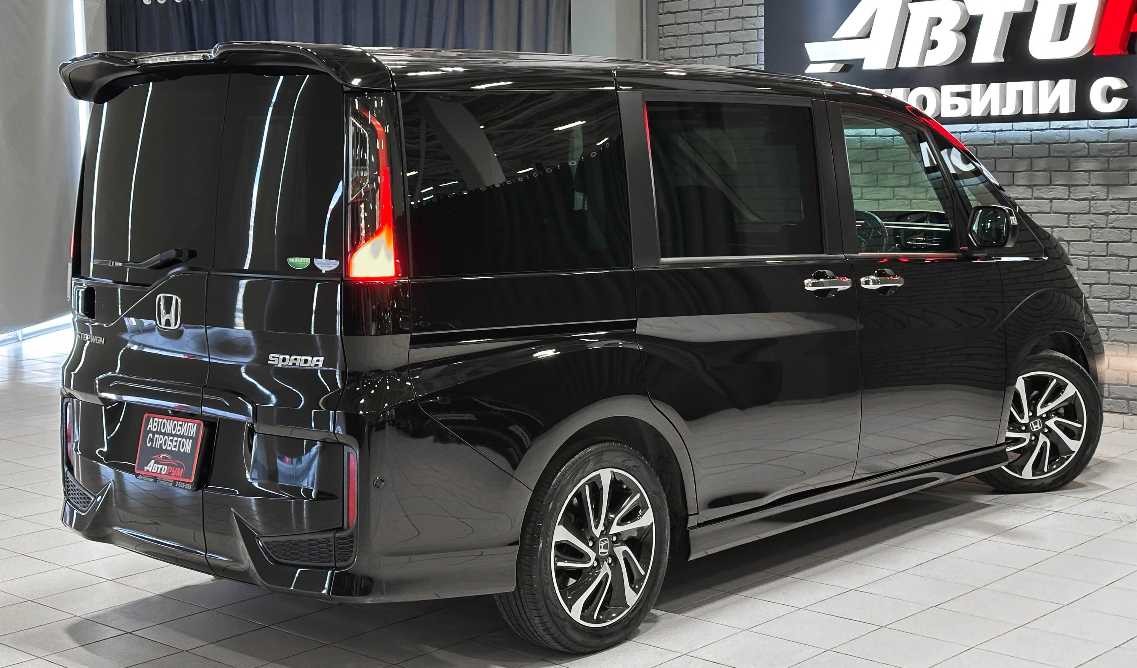 Honda Stepwgn SPADA - фото 6
