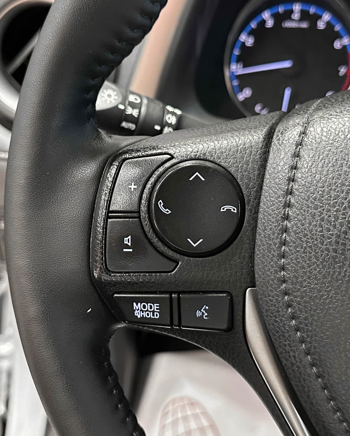 Toyota RAV4 - фото 20