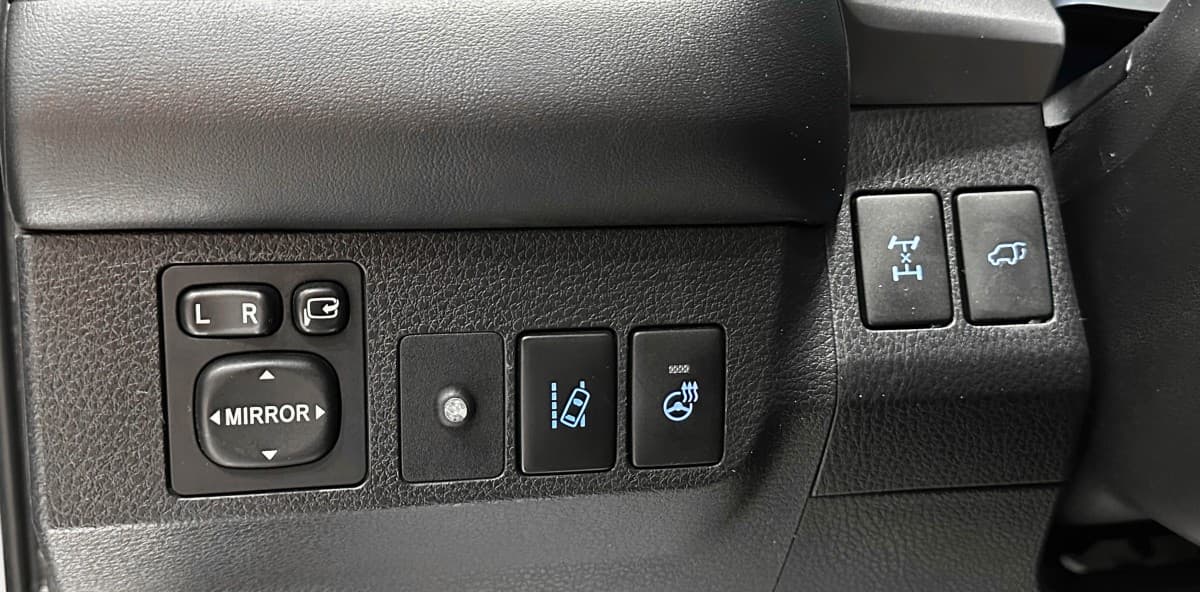 Toyota RAV4 - фото 18