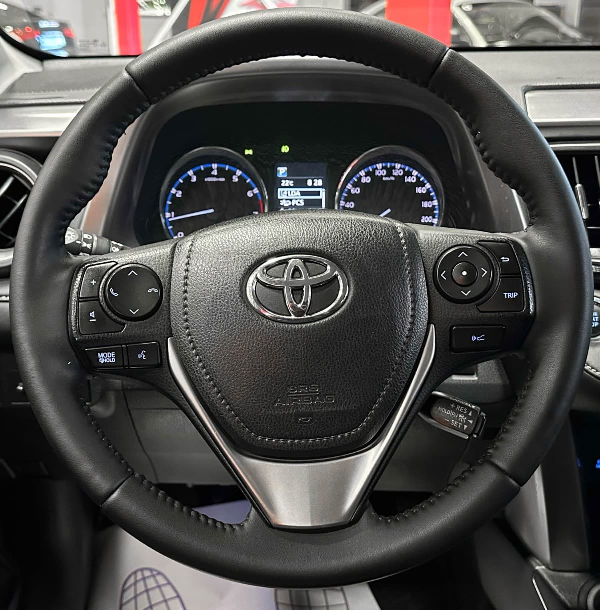 Toyota RAV4 - фото 26