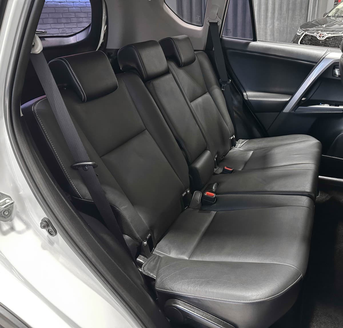Toyota RAV4 - фото 14