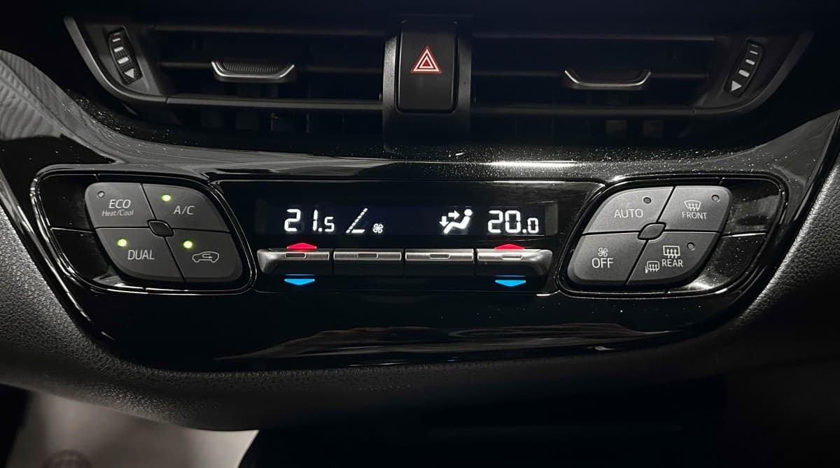 Toyota C-HR - фото 26