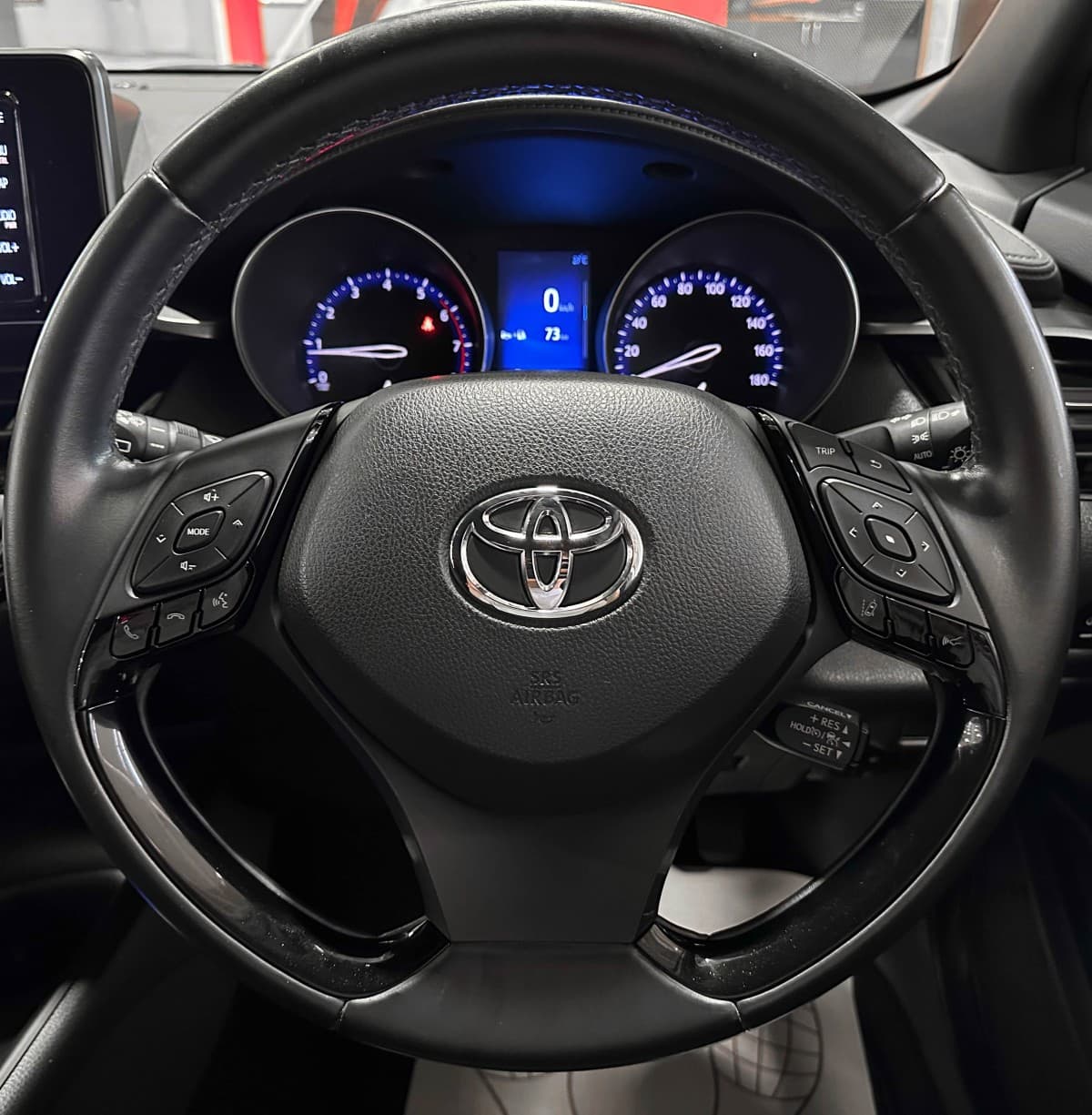 Toyota C-HR - фото 27