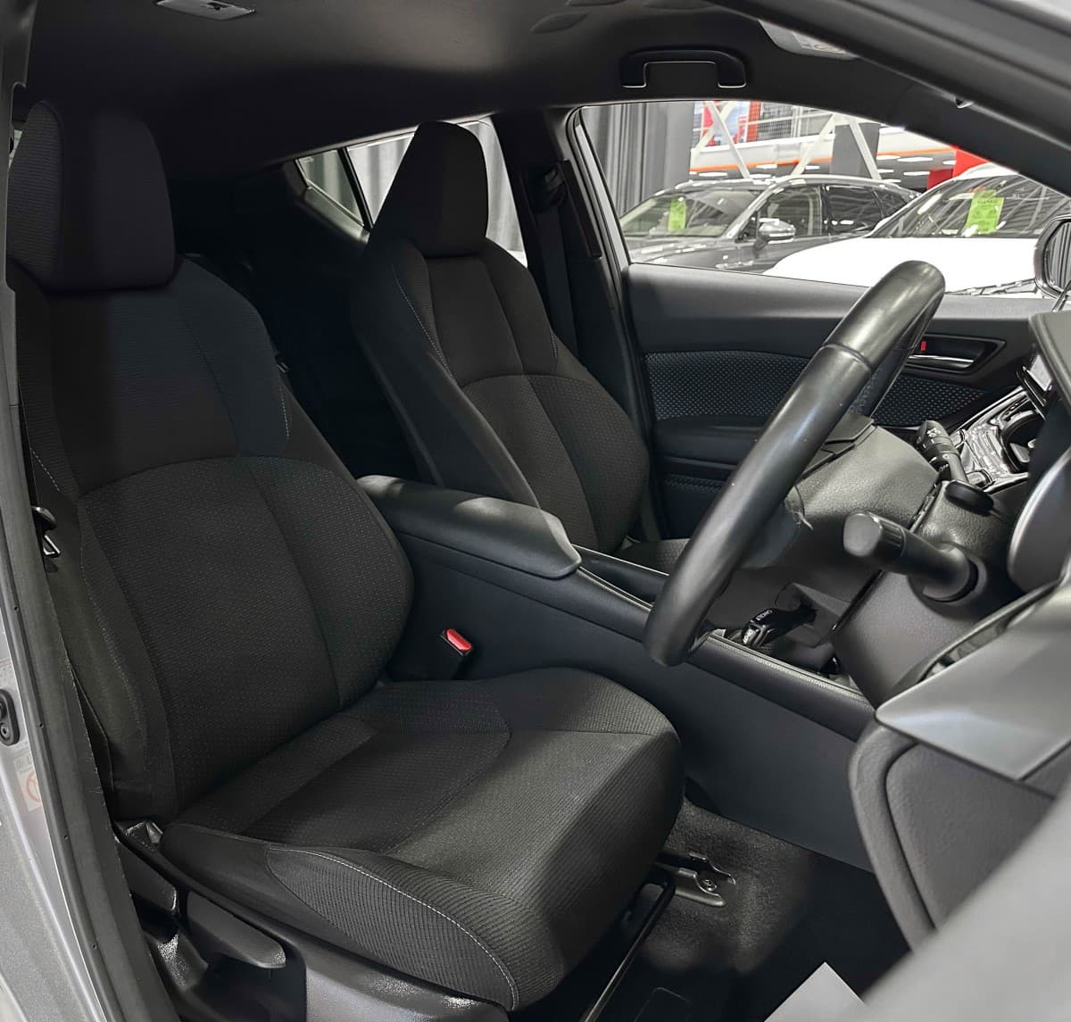 Toyota C-HR - фото 13