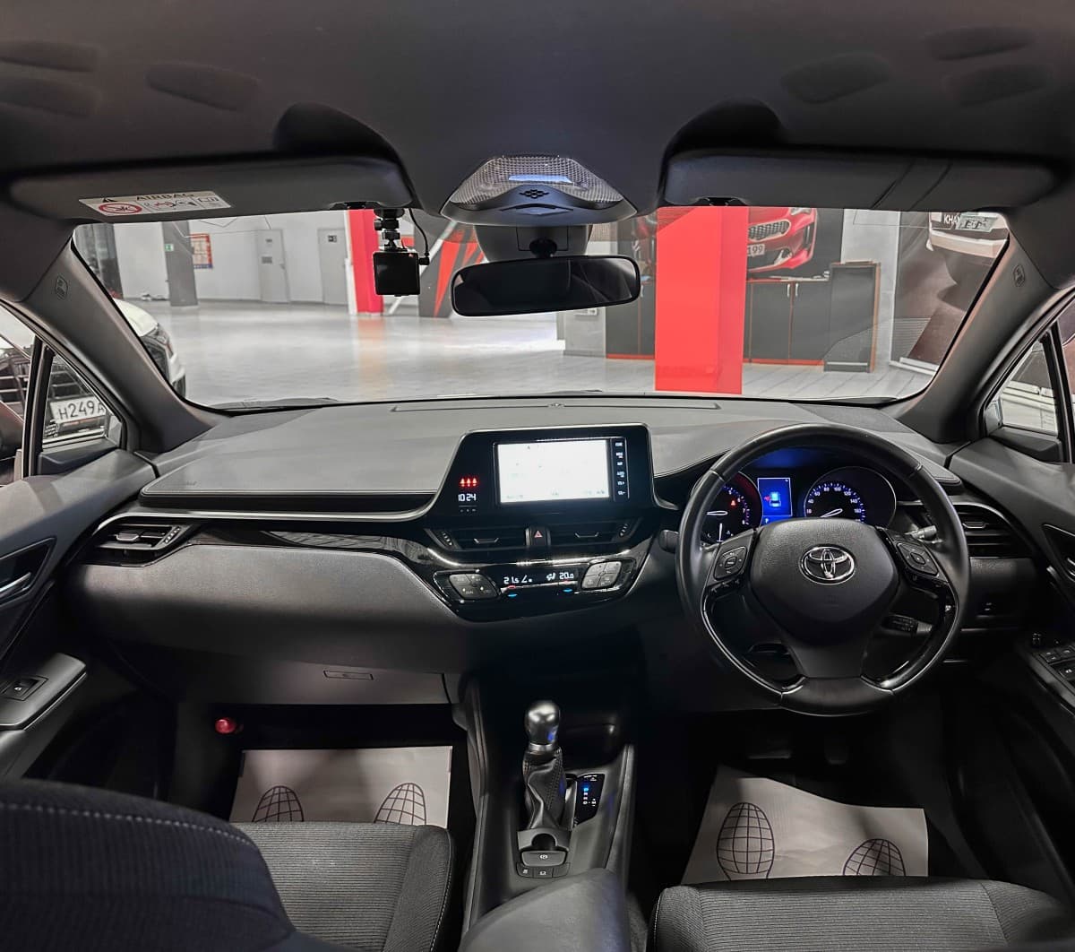 Toyota C-HR - фото 28
