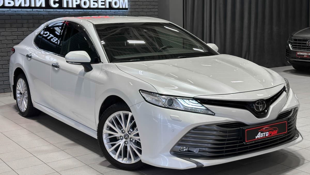 Toyota Camry - 5