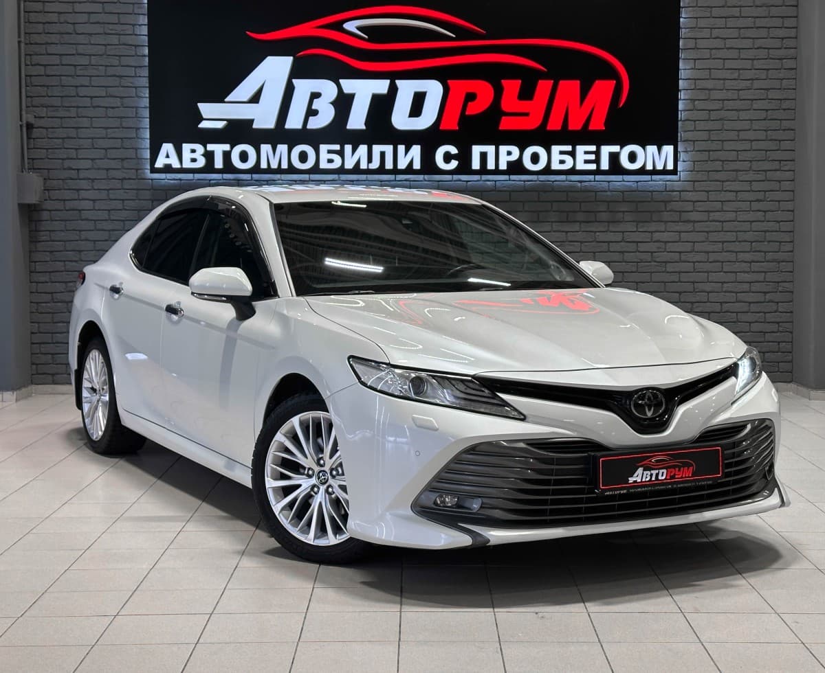 Toyota Camry - 1