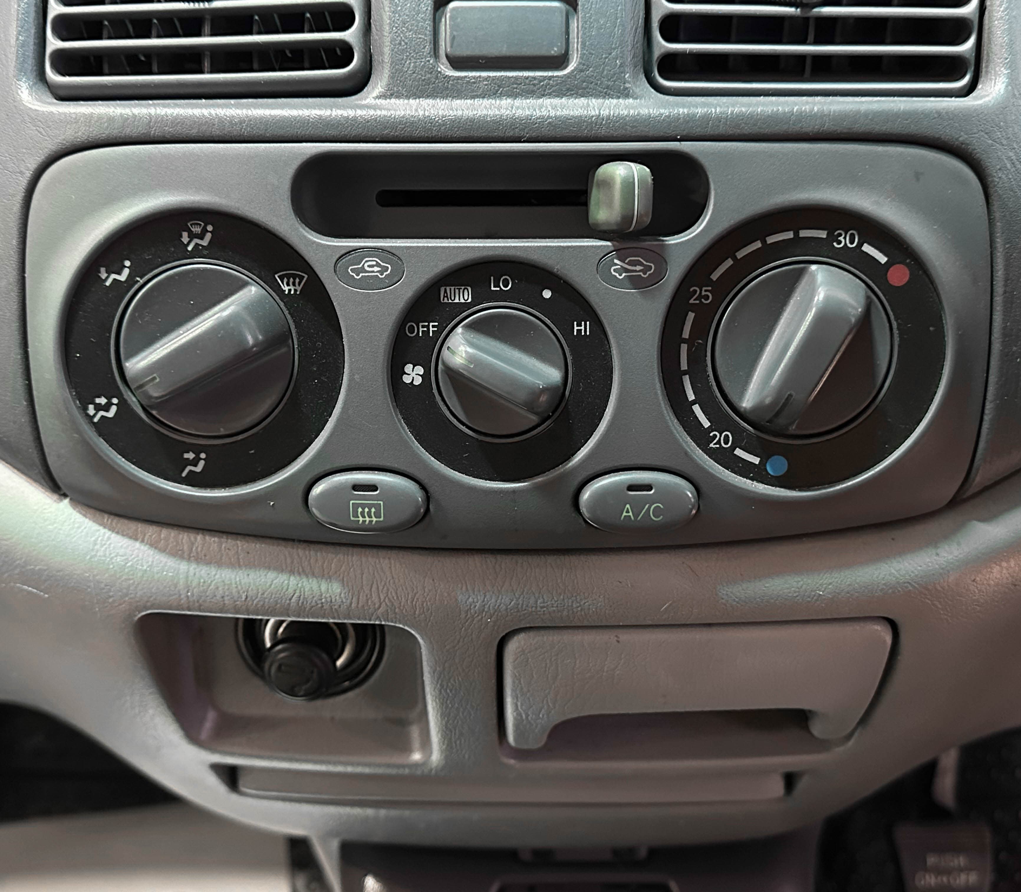 Toyota Raum - фото 20
