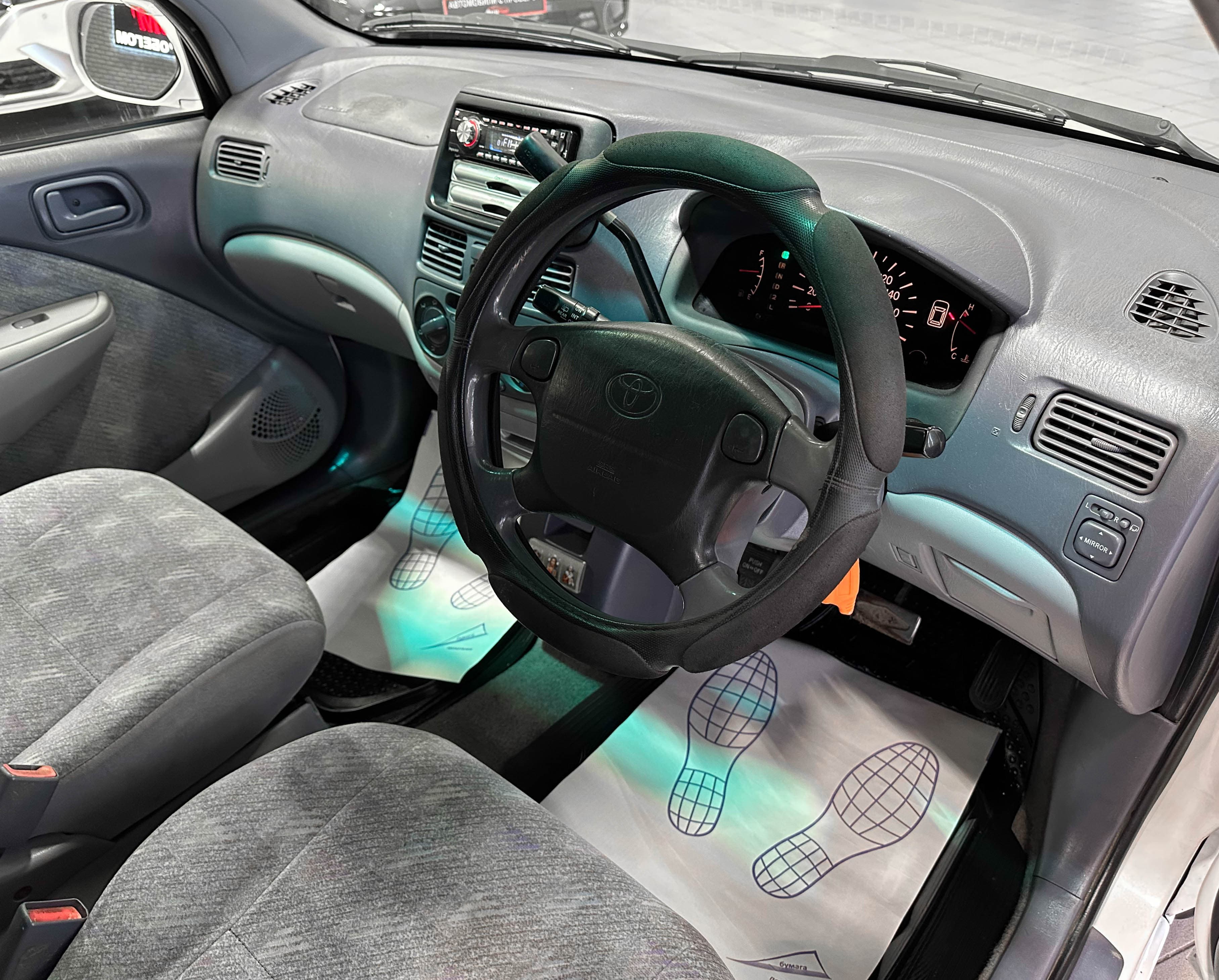 Toyota Raum - фото 10
