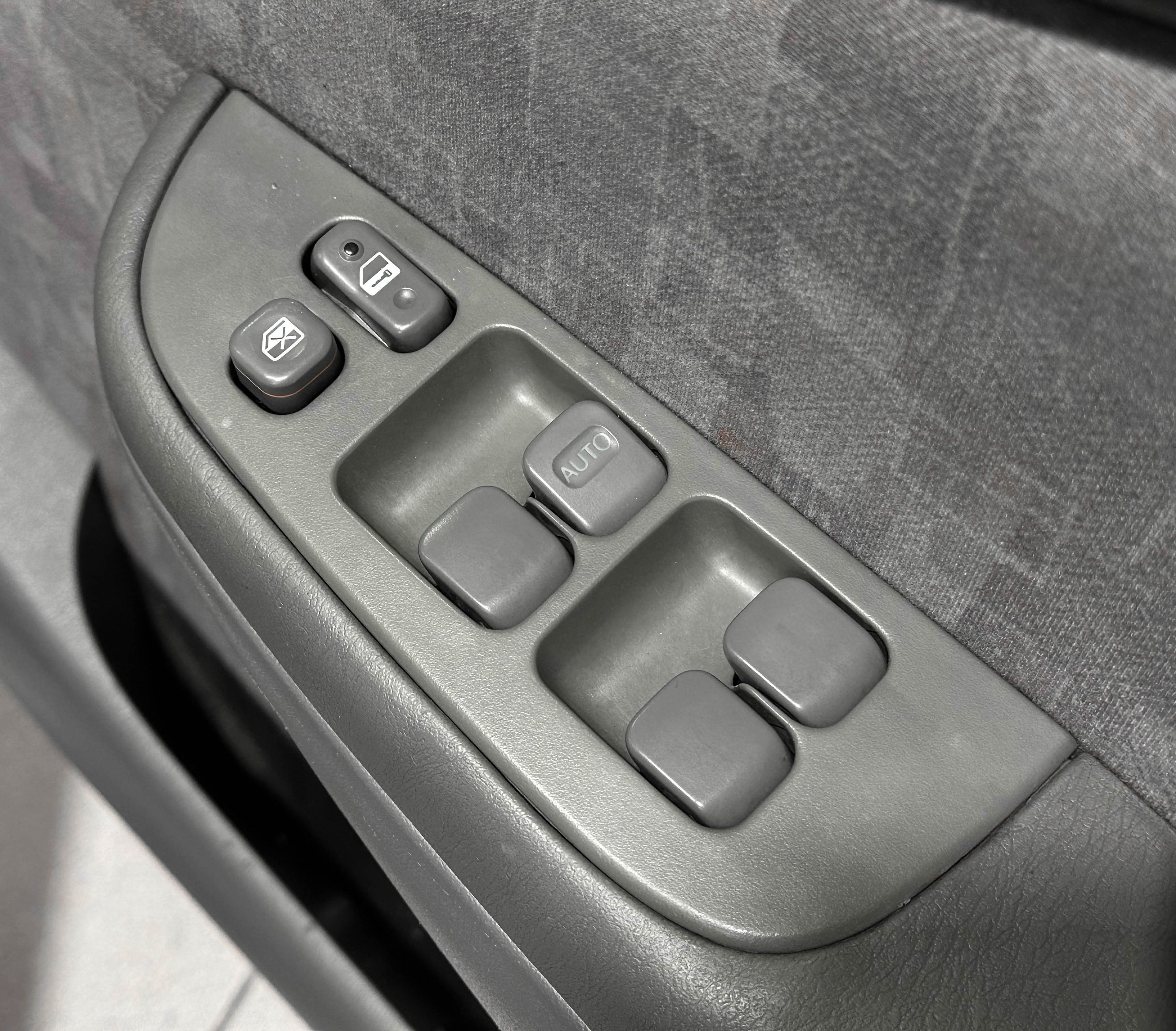 Toyota Raum - фото 17