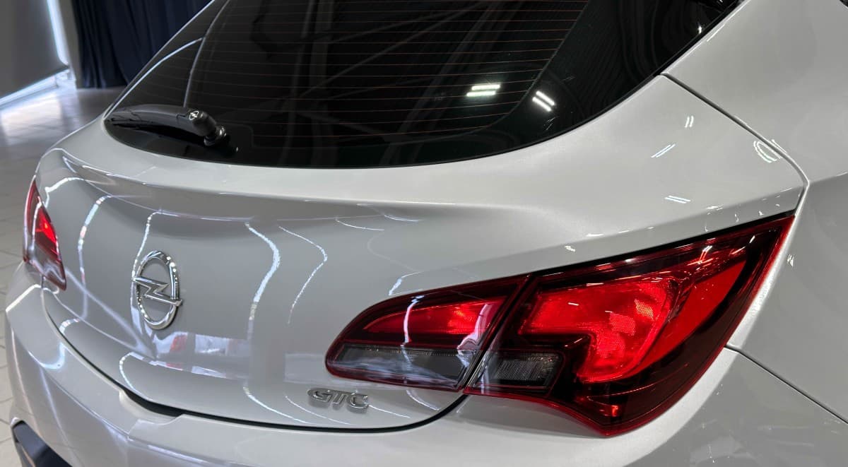 Opel Astra GTC - фото 8