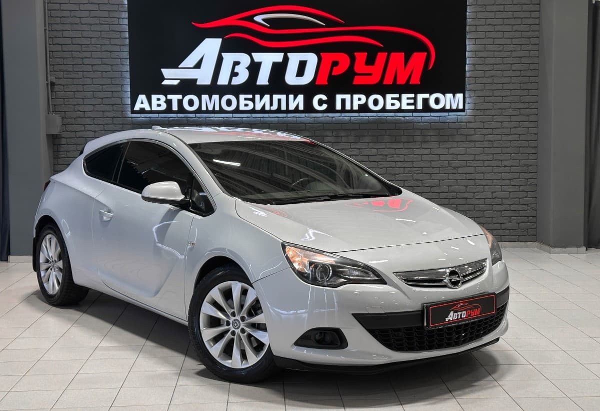 Opel Astra GTC - 1