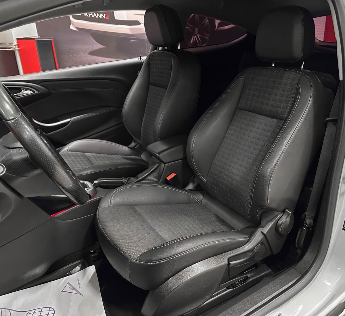 Opel Astra GTC - фото 11