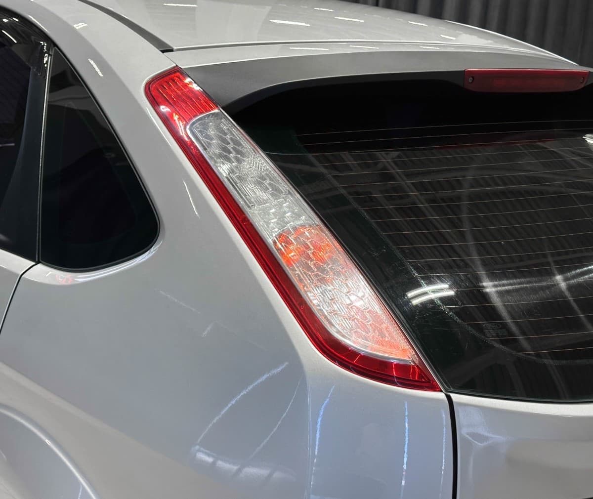 Ford Focus - фото 8
