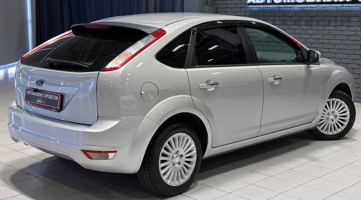Ford Focus - фото 6