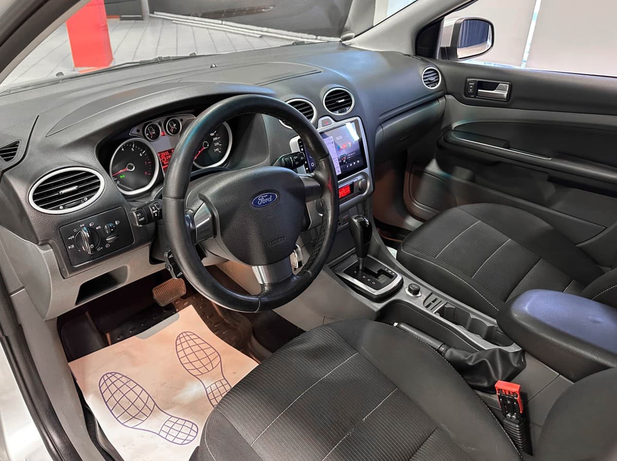 Ford Focus - фото 10