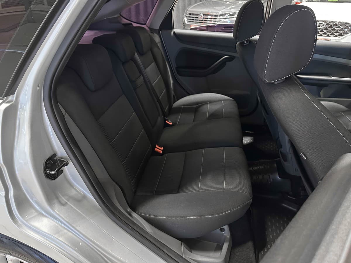 Ford Focus - фото 14