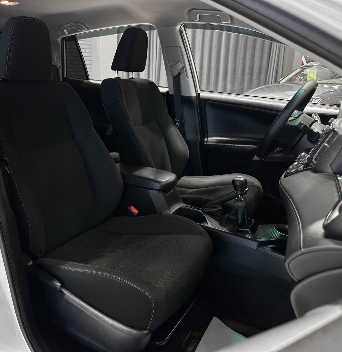 Toyota RAV4 - фото 15