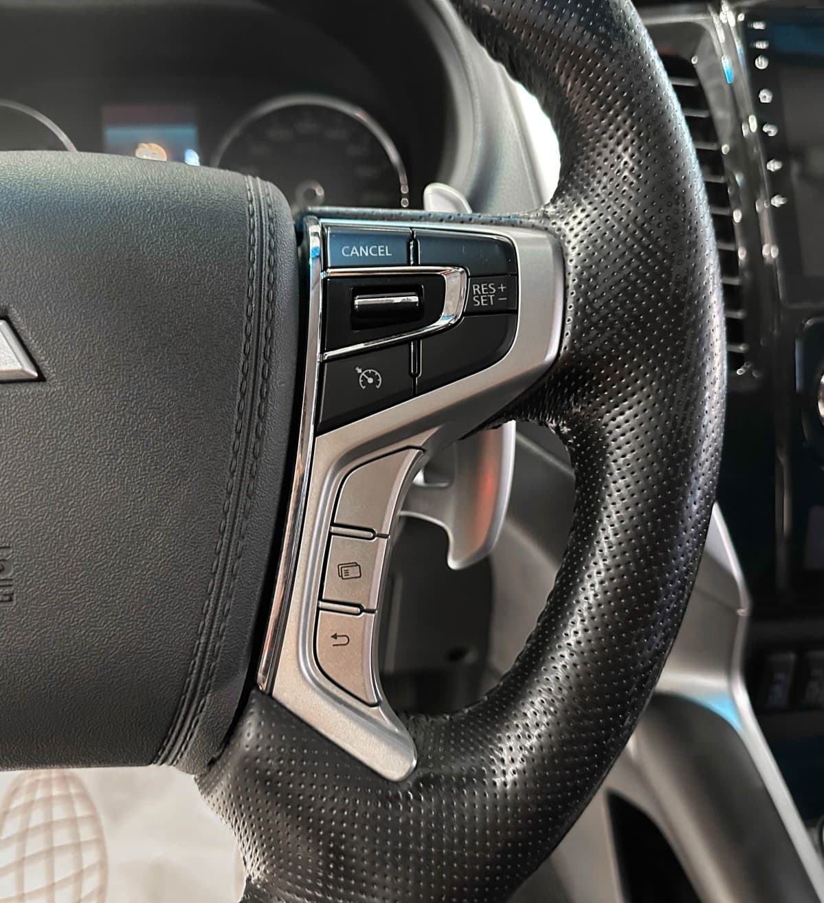 Mitsubishi Pajero Sport - фото 22