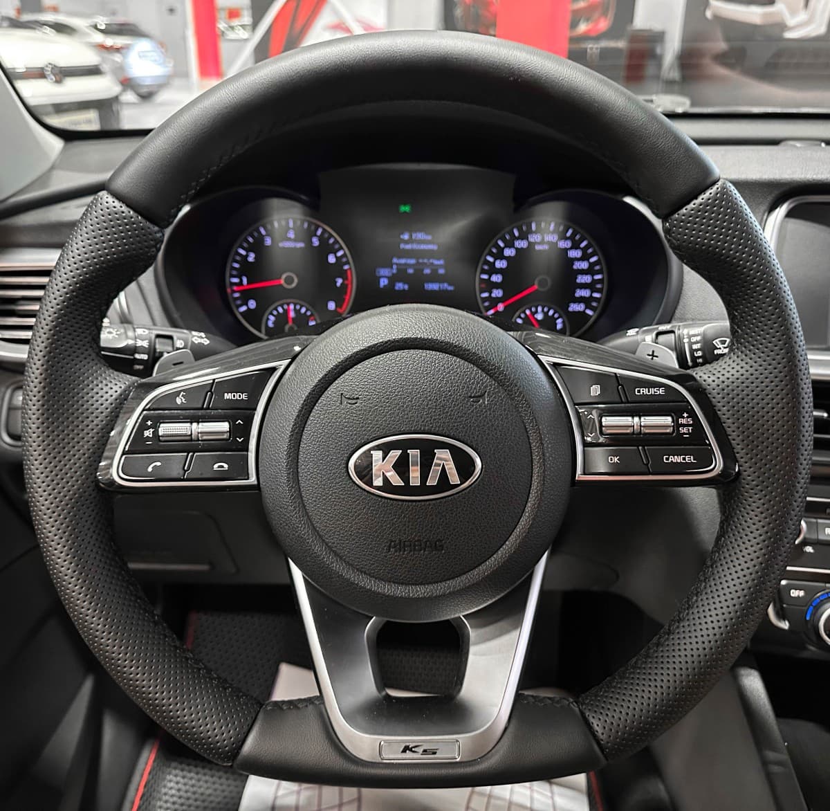 Kia K5 - фото 27