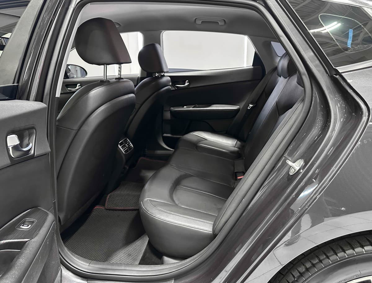 Kia K5 - фото 12