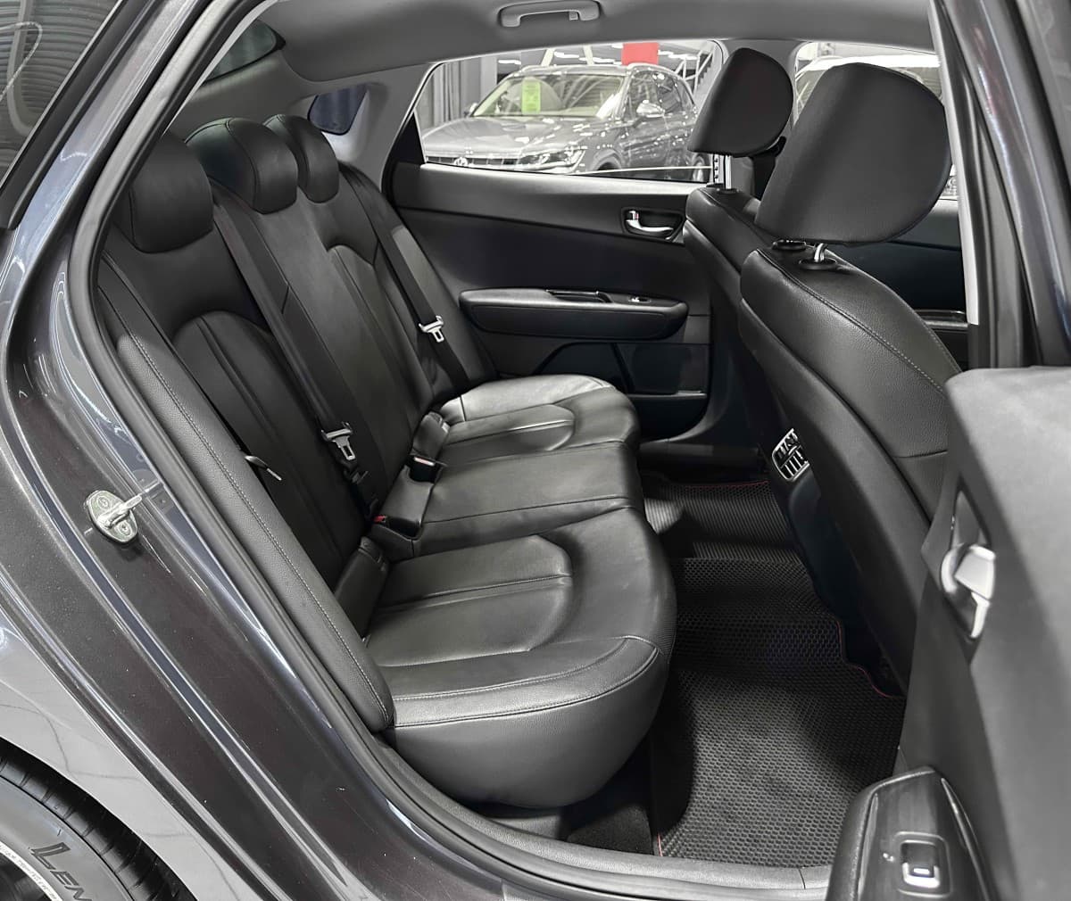 Kia K5 - фото 14
