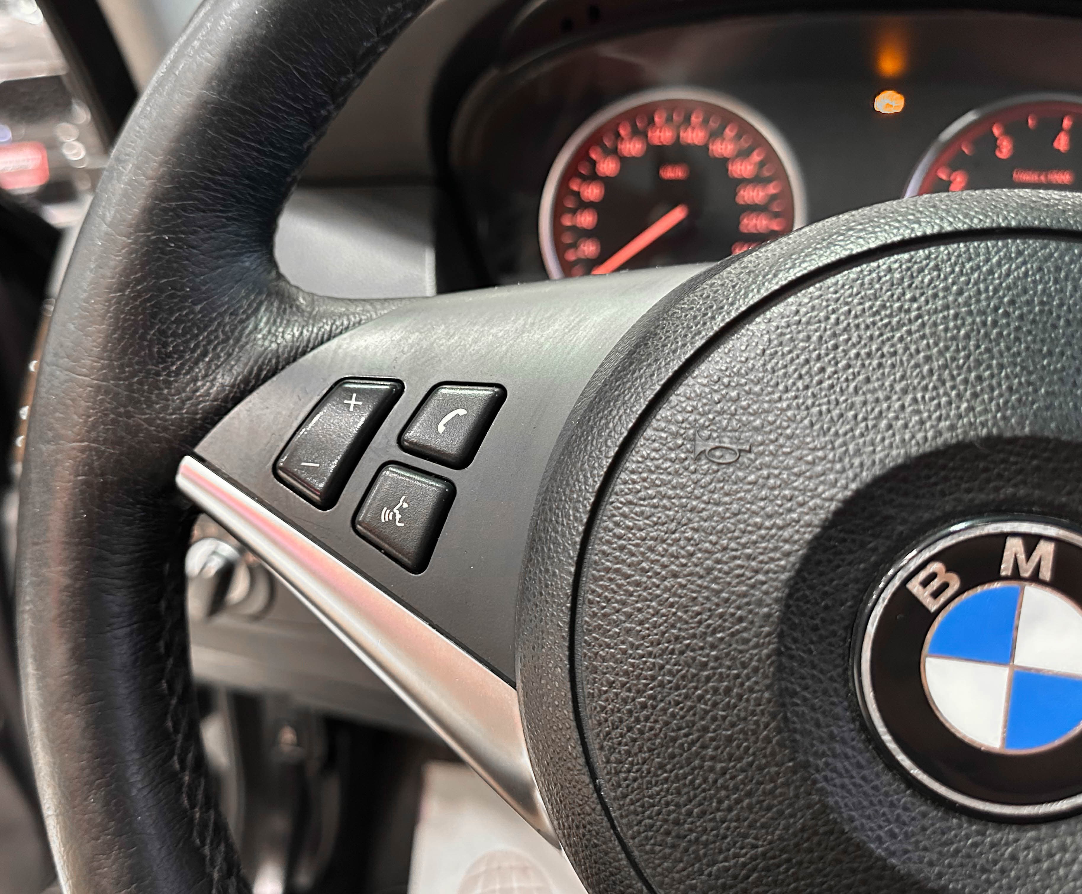BMW 525I - фото 22