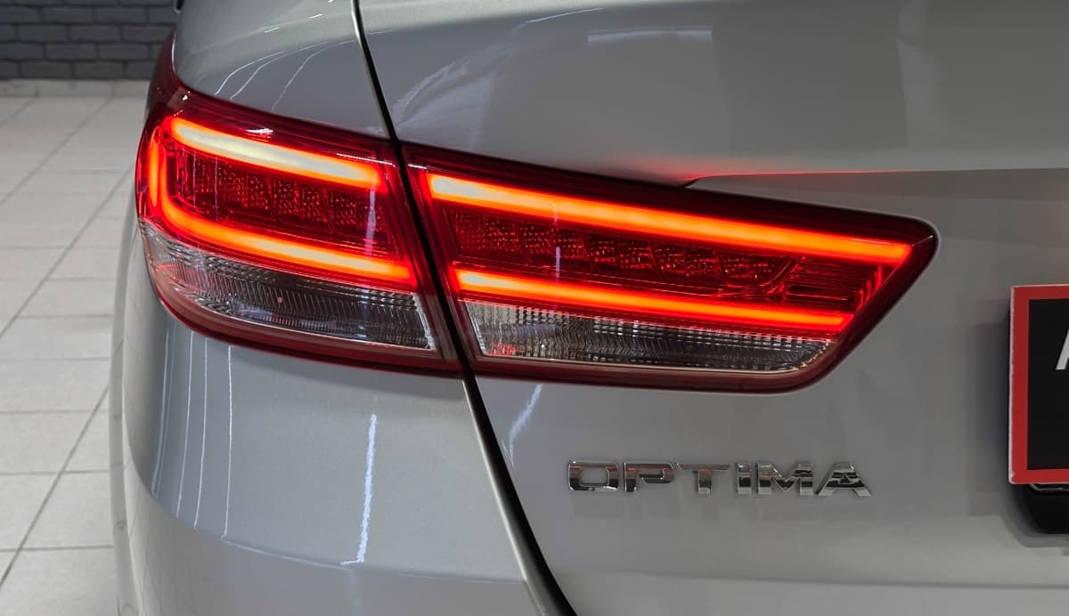 Kia Optima - фото 8