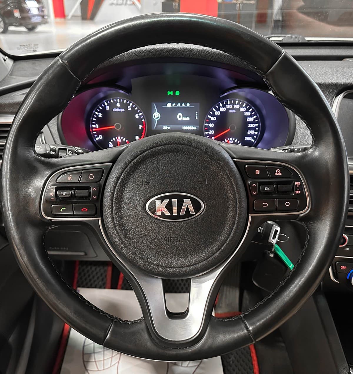 Kia Optima - фото 26