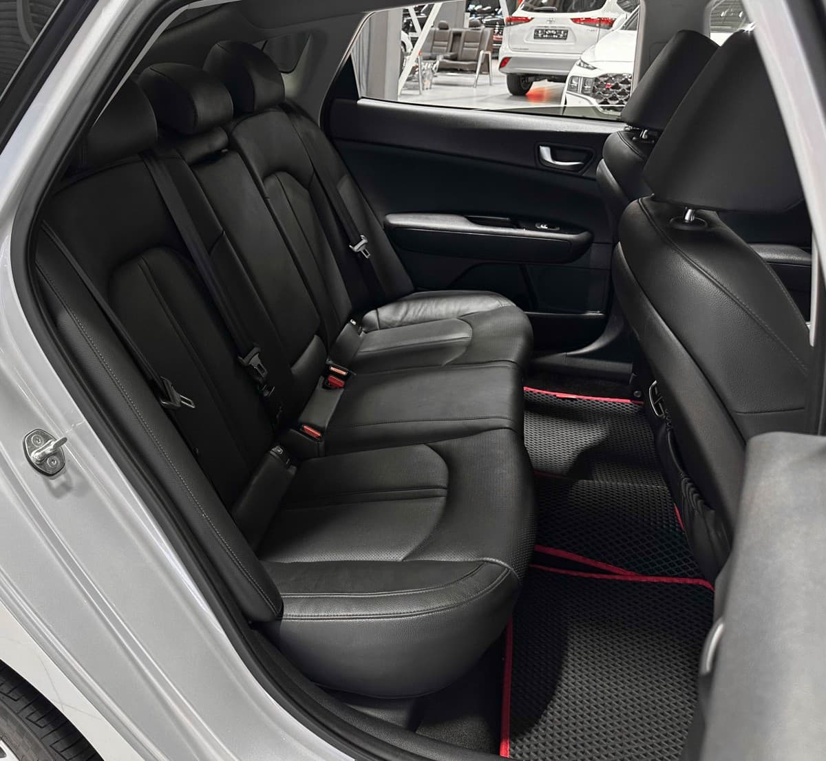 Kia Optima - фото 14