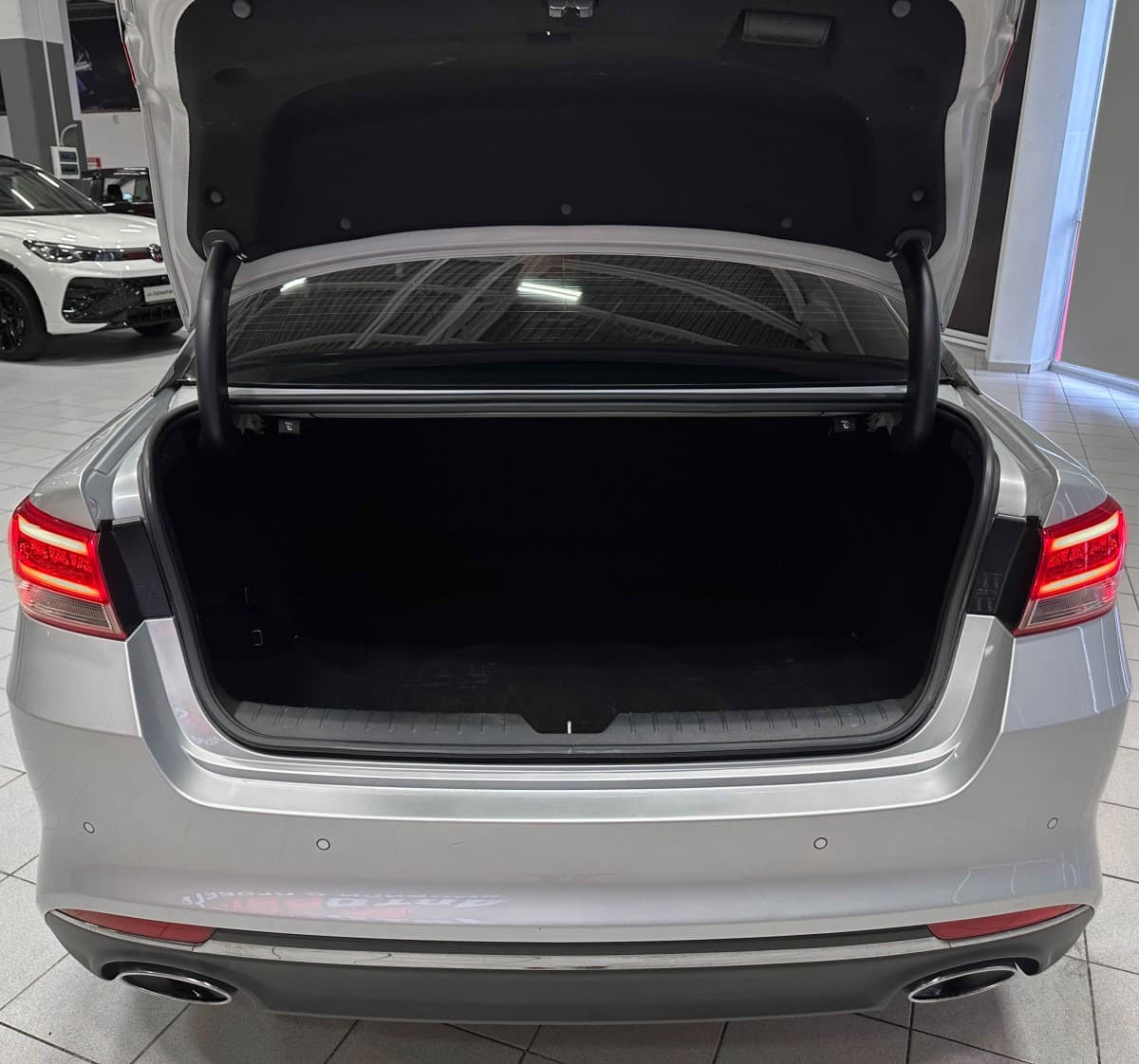 Kia Optima - фото 13
