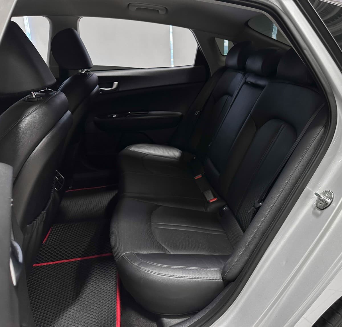 Kia Optima - фото 12