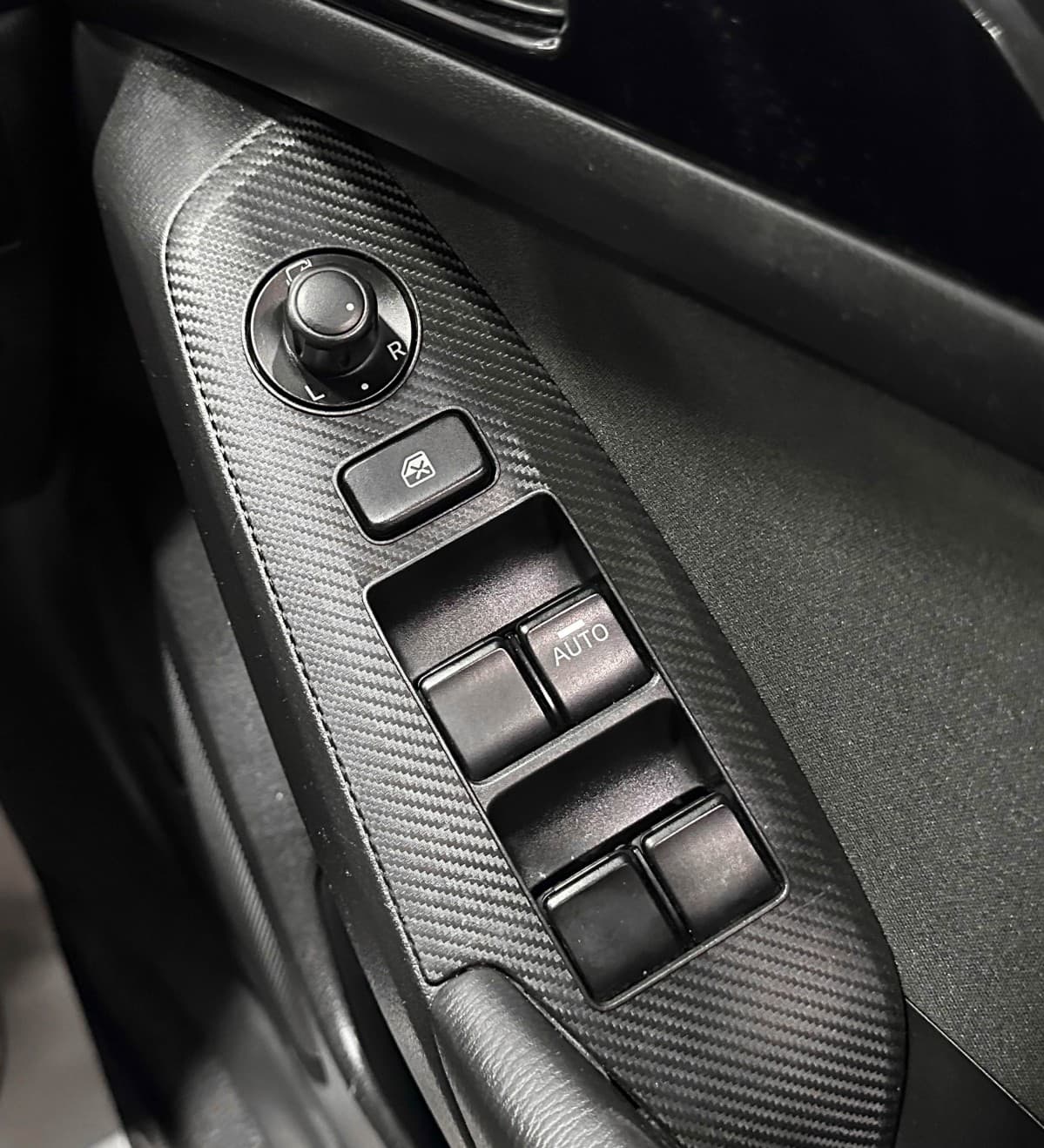 Mazda Axela - фото 17
