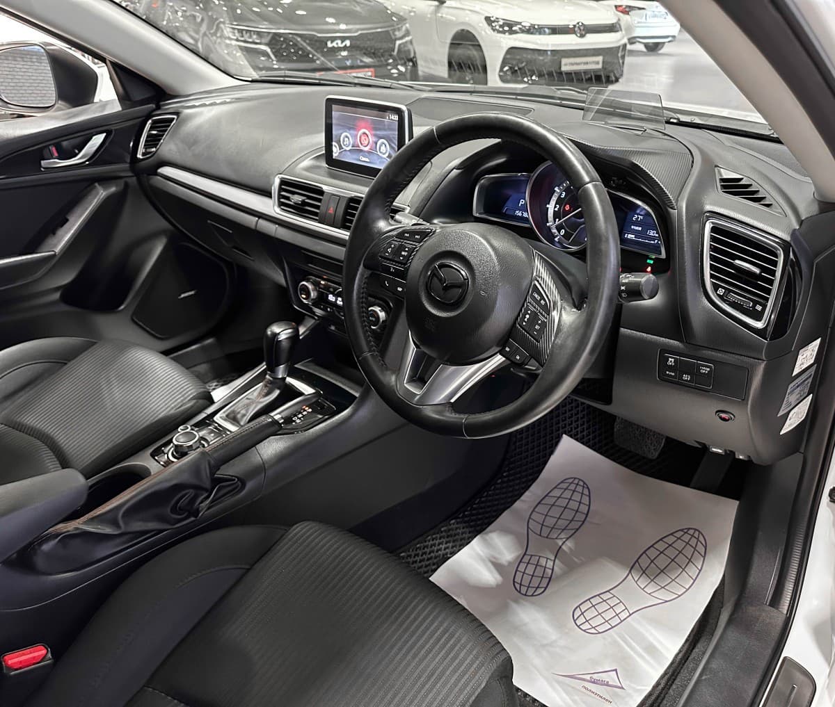 Mazda Axela - фото 10