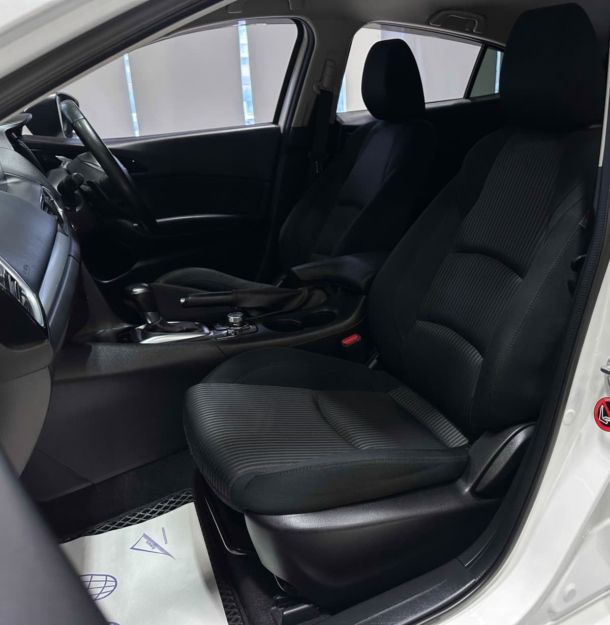 Mazda Axela - фото 15