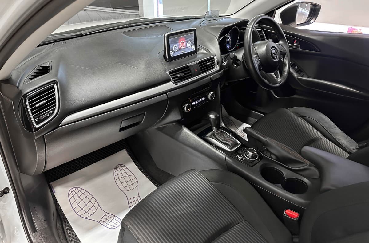 Mazda Axela - фото 16