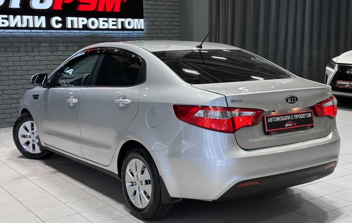 Kia Rio - фото 9