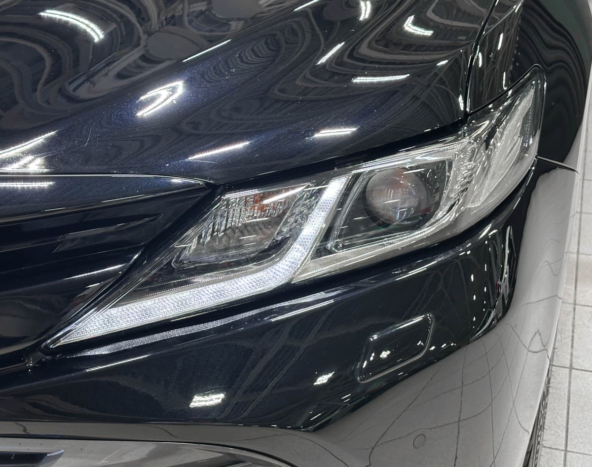 Toyota Camry - 4