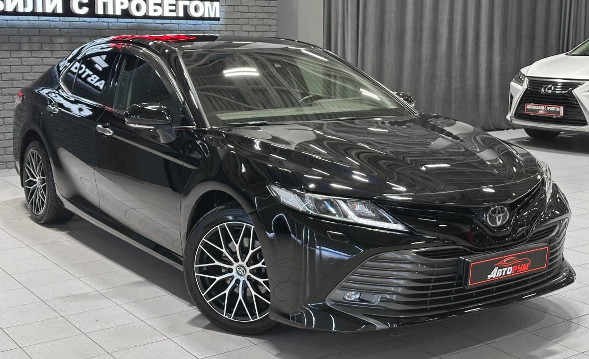 Toyota Camry - 5