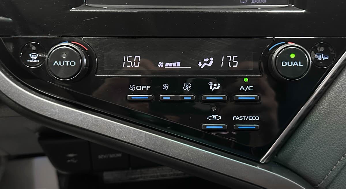 Toyota Camry - фото 23