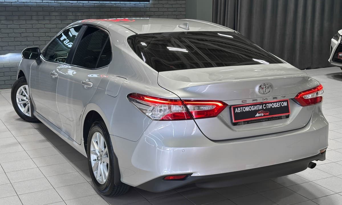 Toyota Camry - фото 9