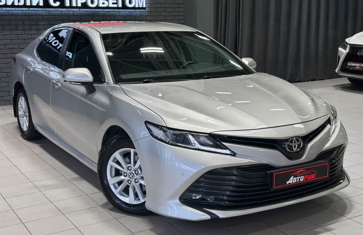 Toyota Camry - 5