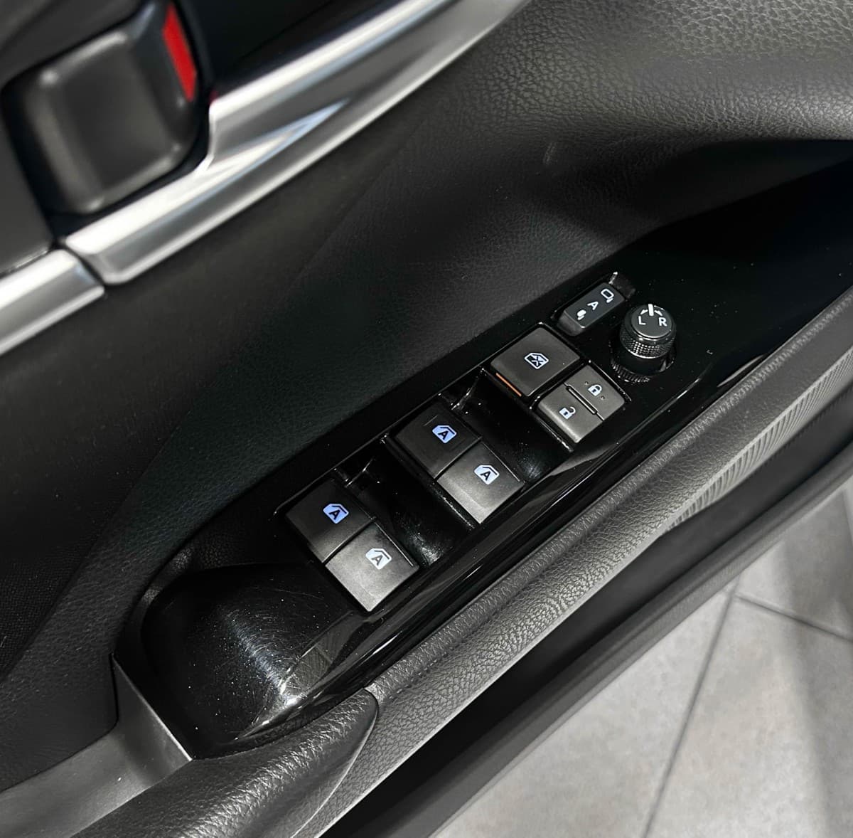 Toyota Camry - фото 17
