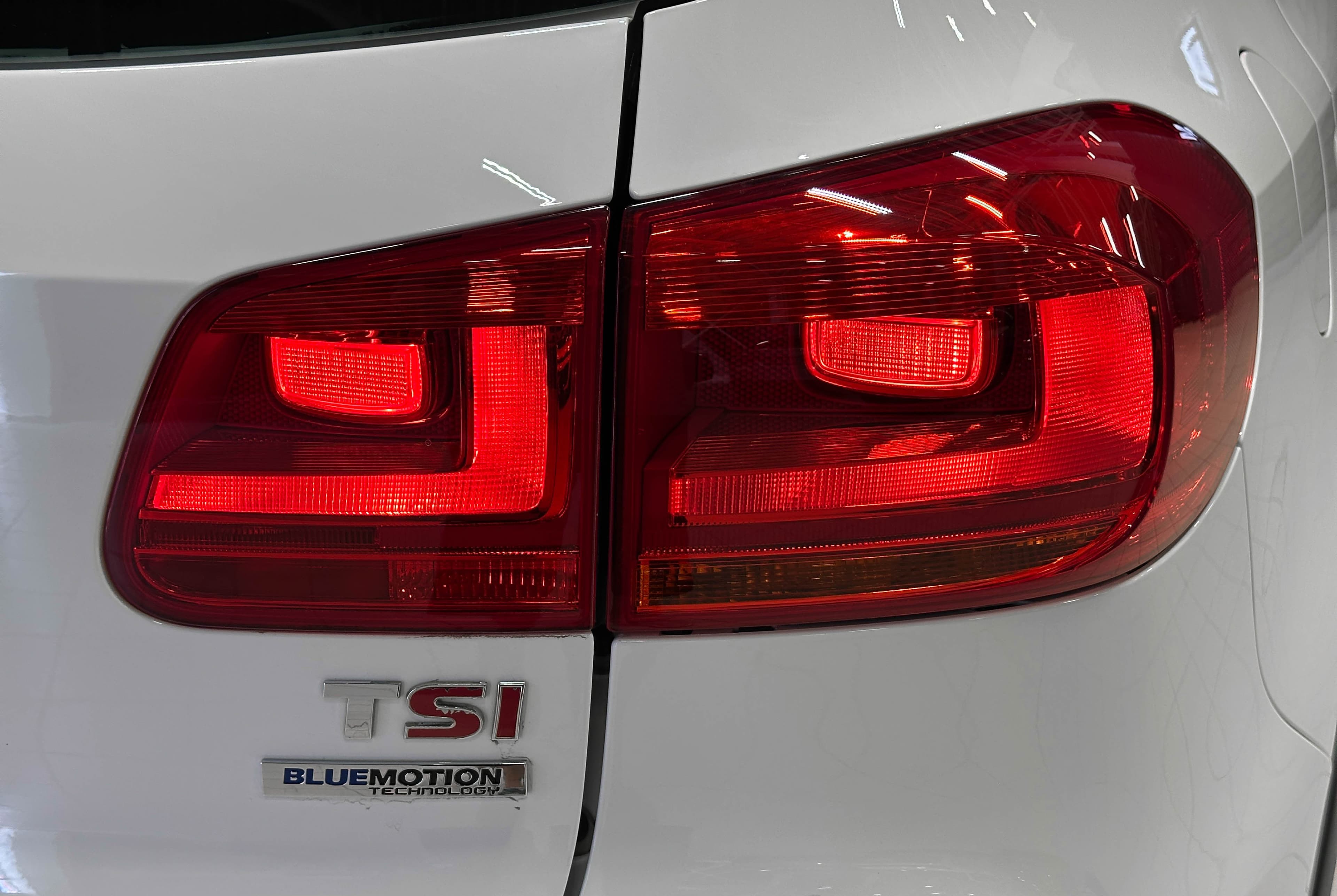 Volkswagen Tiguan - фото 8