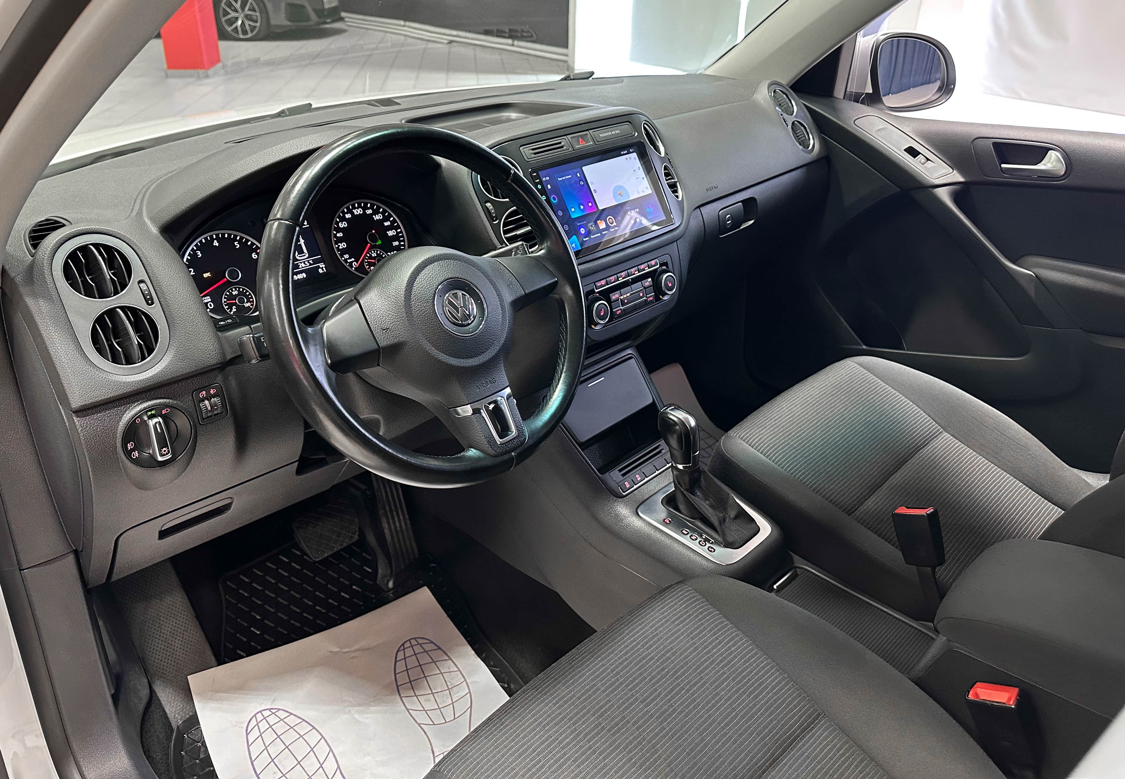 Volkswagen Tiguan - фото 10