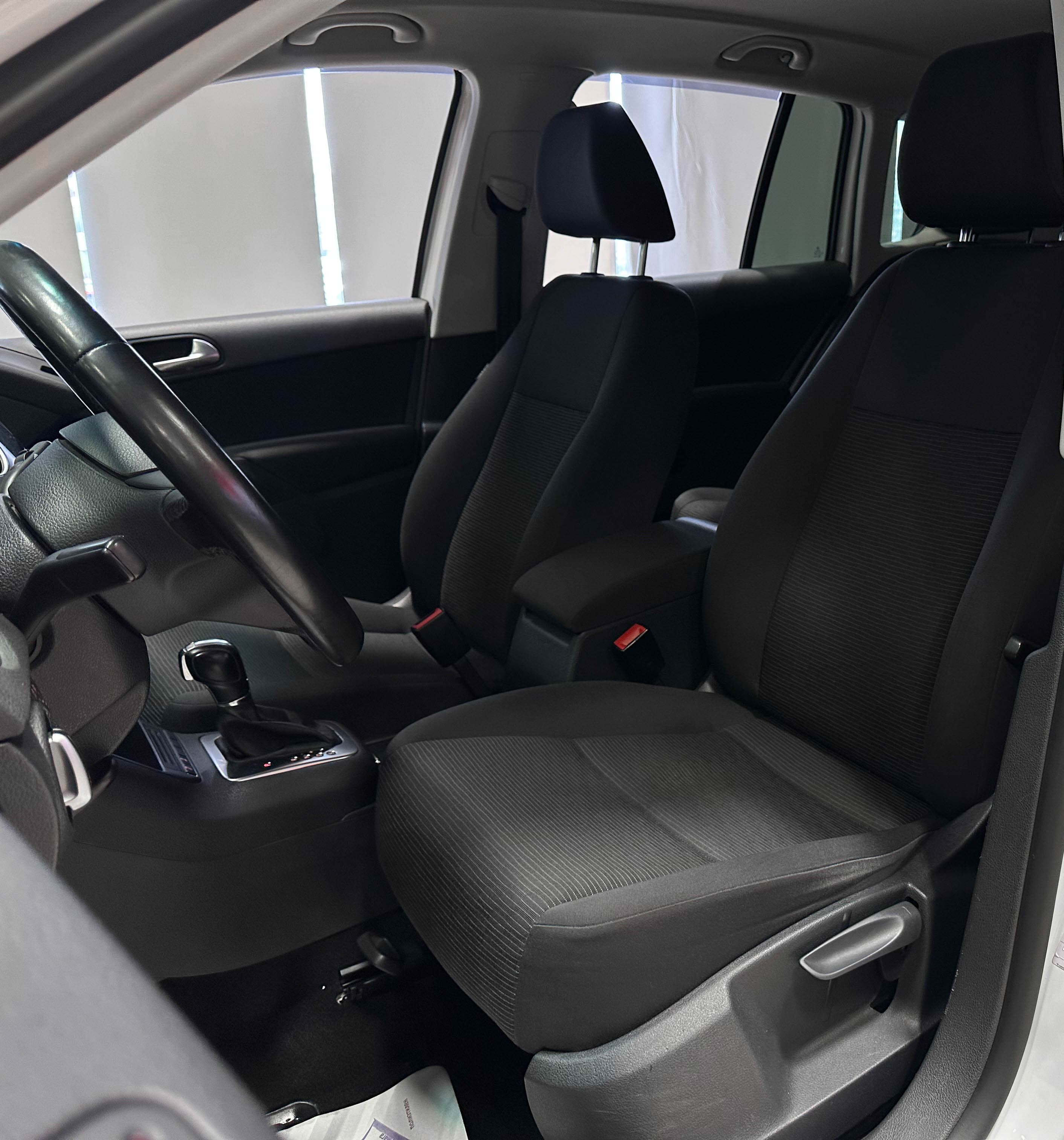 Volkswagen Tiguan - фото 11