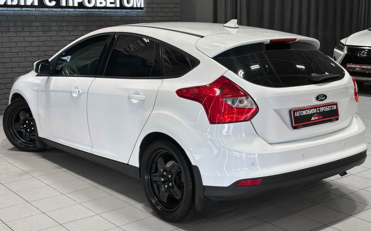 Ford Focus - фото 9