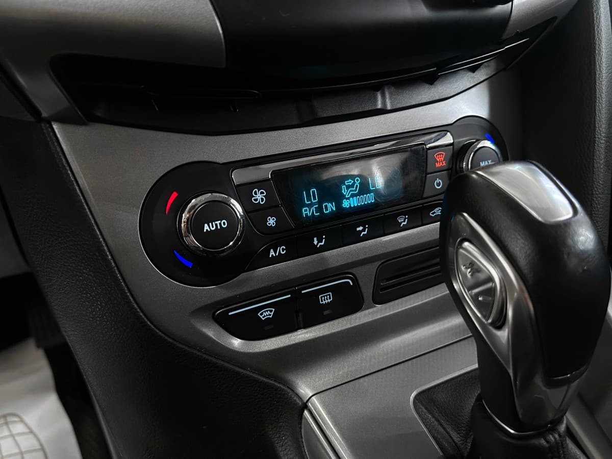 Ford Focus - фото 24
