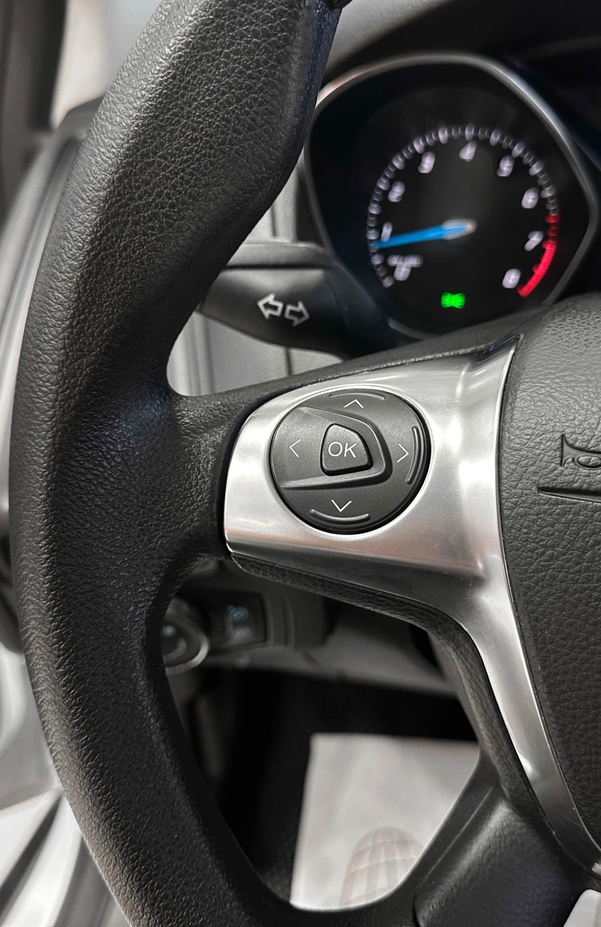 Ford Focus - фото 20